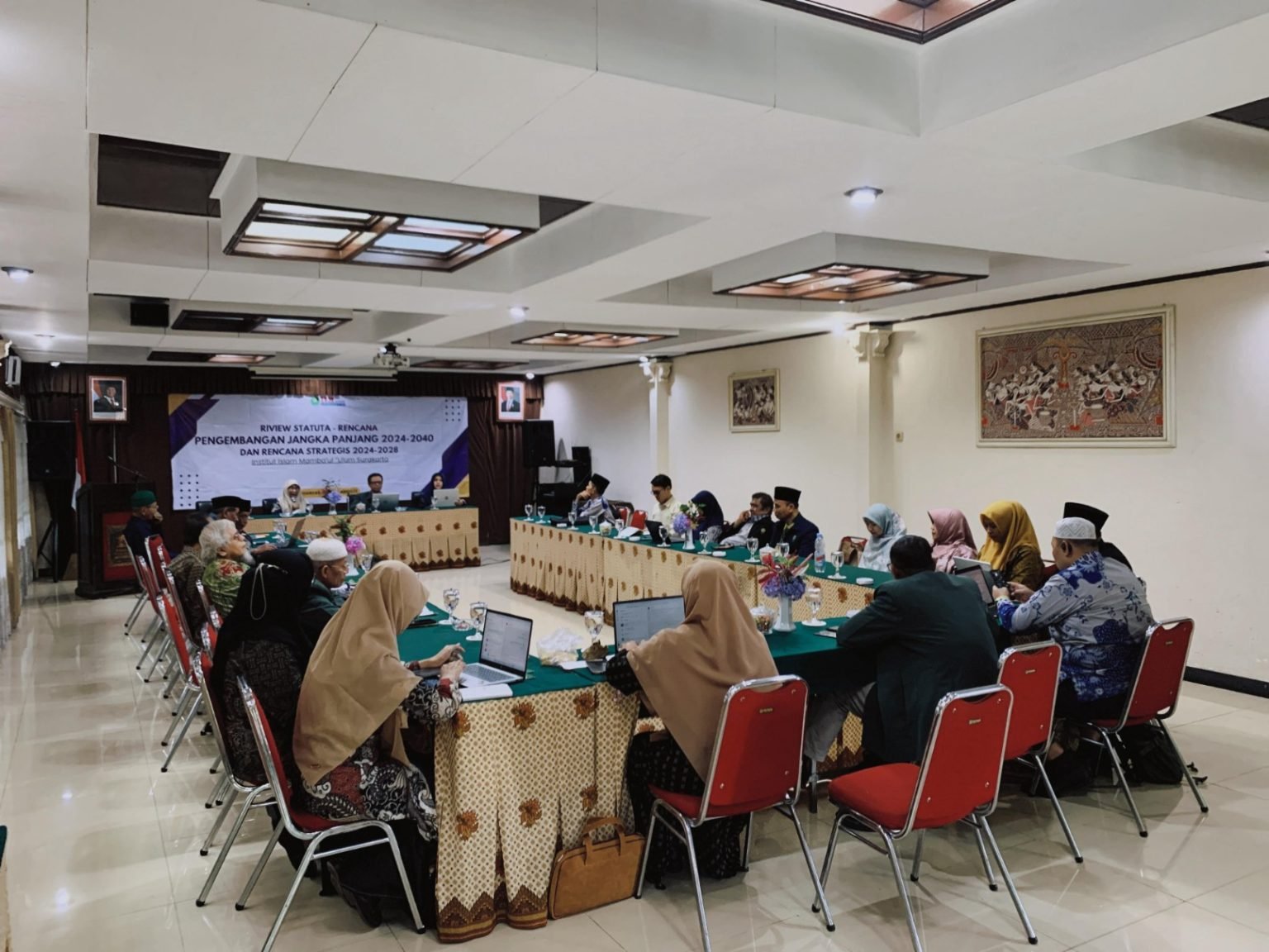 IIM Surakarta Gelar Review Statuta dan RPJP di Tawangmangu